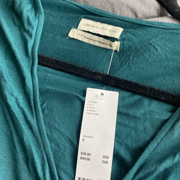 Emerald Green urban outfitters long sleeve top - Picture 3 of 3